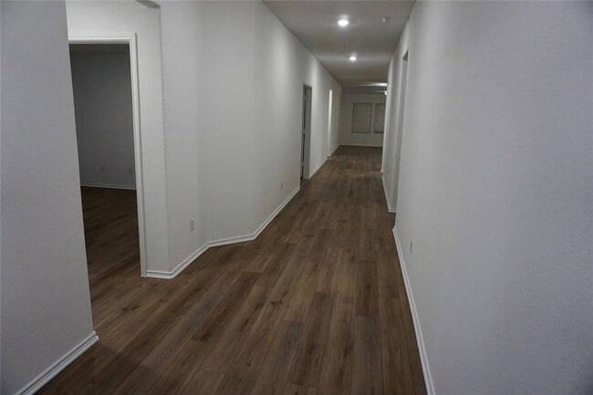 Building Photo - 1737 Catahoula Dr
