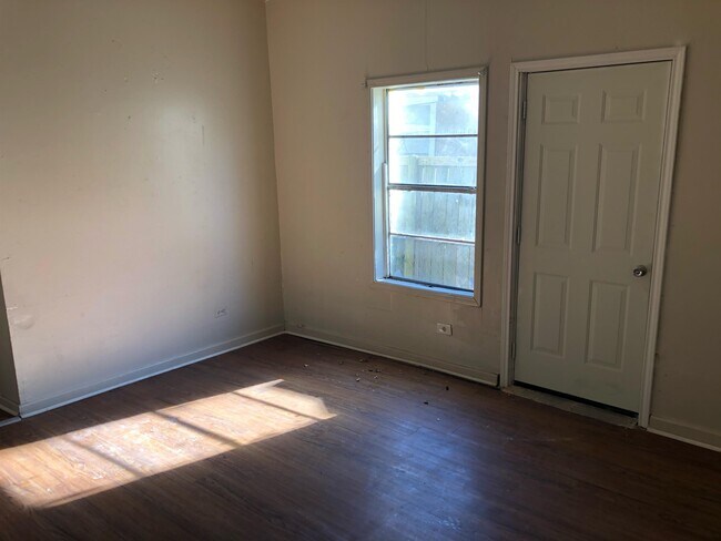 Building Photo - 2709 Lee Ave