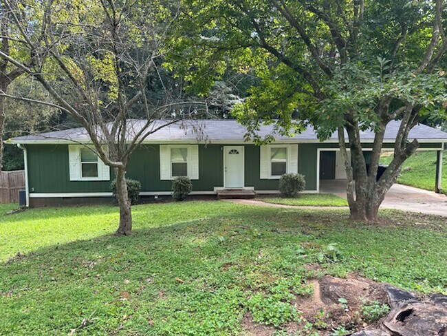Foto del edificio - Renovated 3 bed 1.5 bath home located in M...