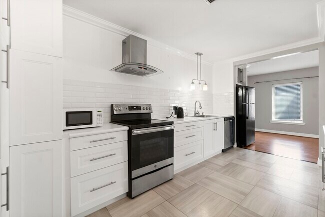 Foto del edificio - 2824 Briarhurst Dr