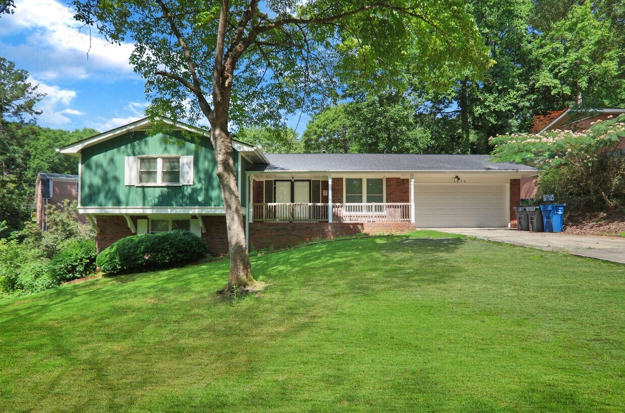 Primary Photo - 3675 Charles Dr