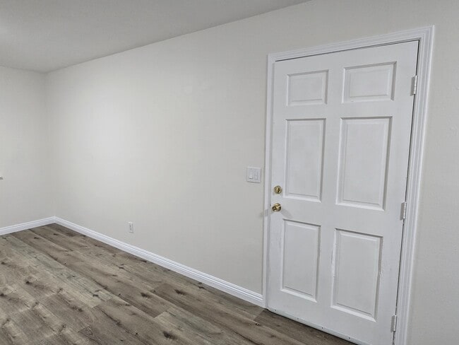 Building Photo - 2795 Conejo Dr