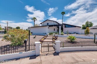 Building Photo - 1401 W Ocotillo Rd