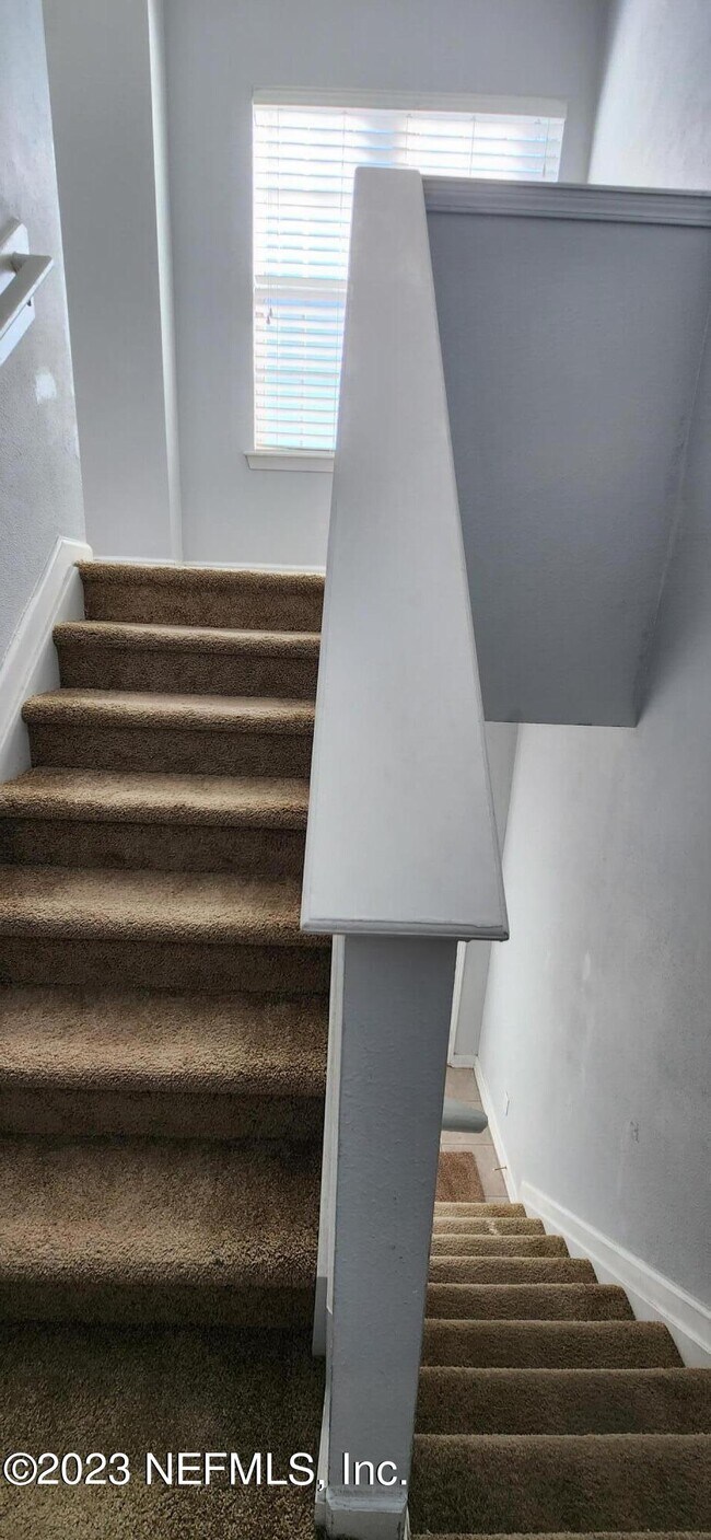 Foto del edificio - 1716 Forest Lake Cir E