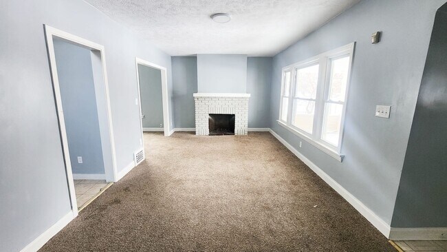 Foto del edificio - Rent ready!