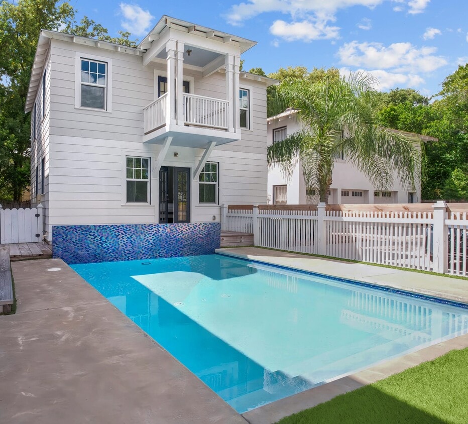 Foto principal - 523 E Livingston St