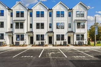 Building Photo - 1502 Crescent Townes Wy