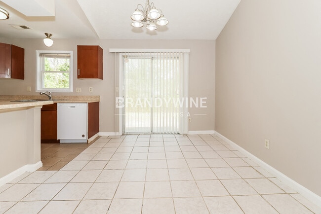 Foto del edificio - 1228 Mill Lake Cir