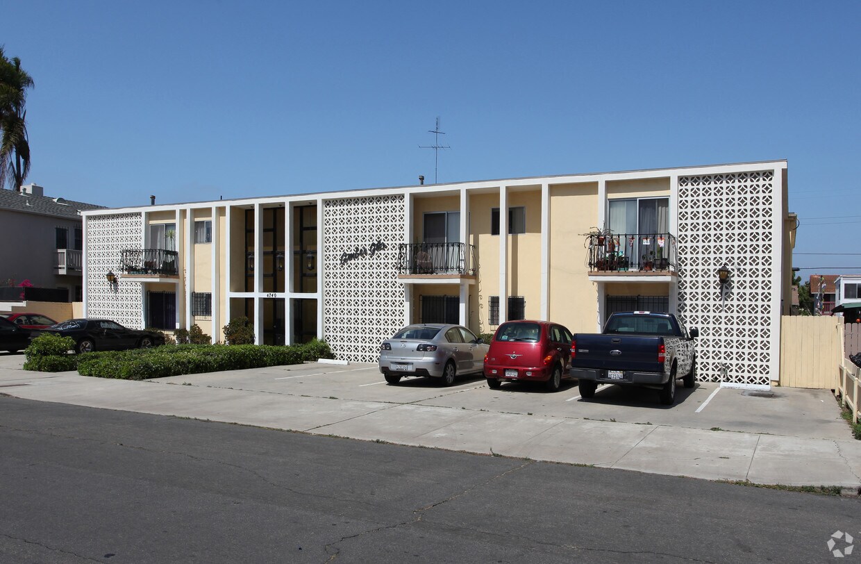 The Amber Jack Apartments San Diego Ca Apartments Com