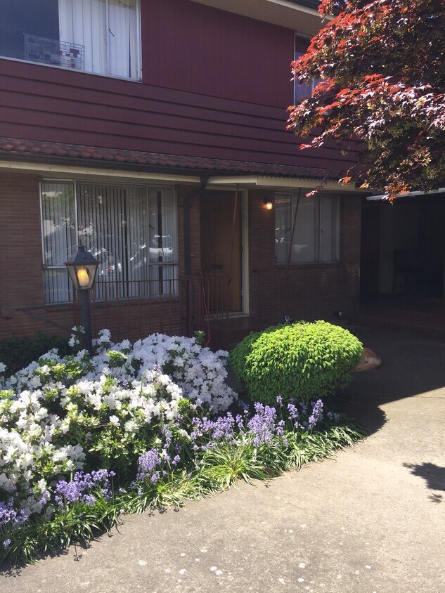 Primary Photo - 573 Highland Dr