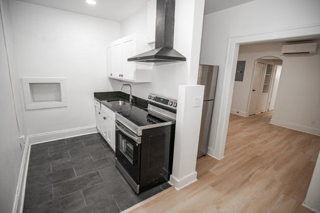 Building Photo - 1388 W 83rd St