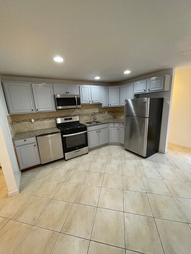 Kitchen - 129 Beacon Ave