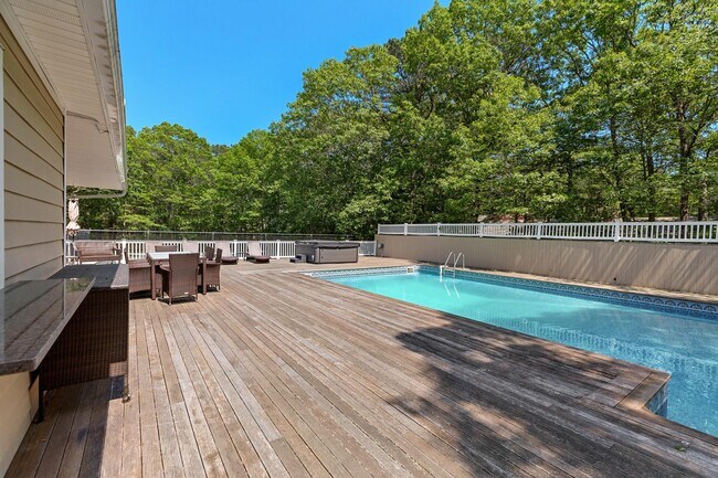 Foto del edificio - 60 Quogue Riverhead Rd