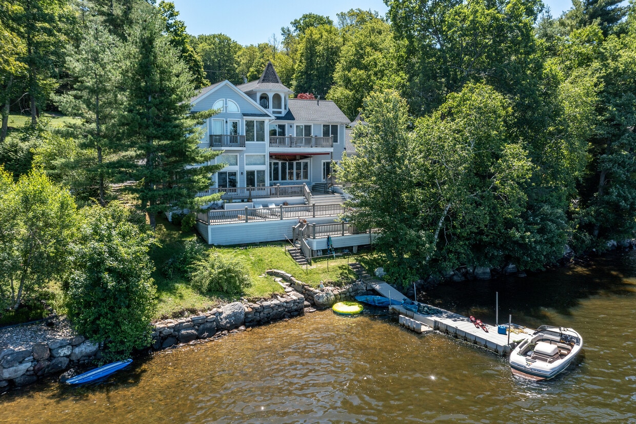 Primary Photo - 259 E Shore Rd