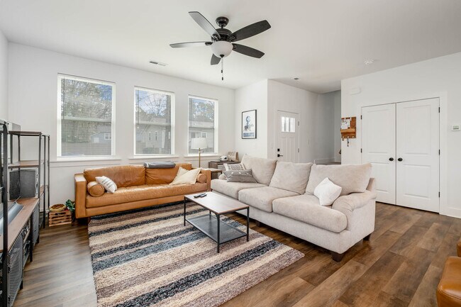 Foto del edificio - 2703 Wells St