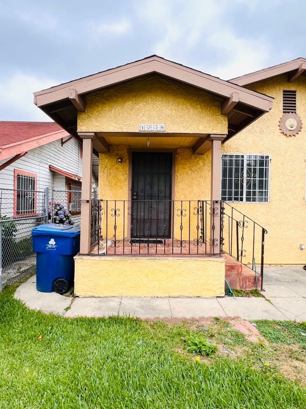 Primary Photo - 1738 W 38th St