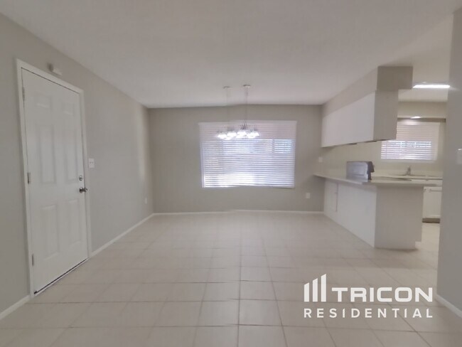 Building Photo - 4801 W Larkspur Dr