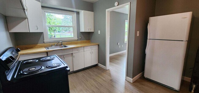 Foto del edificio - 1875 S Belmont Ave