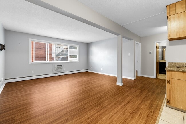 Building Photo - 2163 Hamilton St