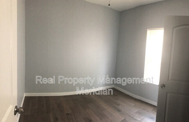 Foto del edificio - 3203 McCart Ave