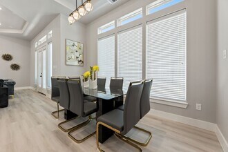 Building Photo - 8521 Brandon St