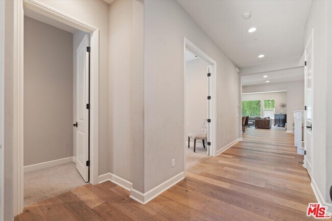 Foto del edificio - 14624 McCormick St