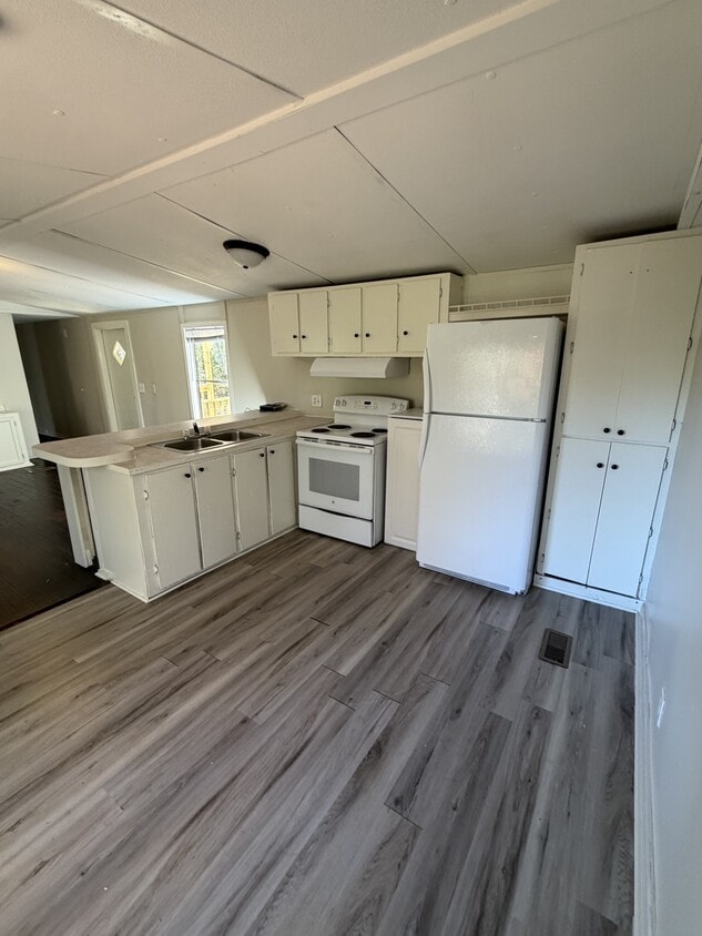 Foto principal - 61 Platinum Dr