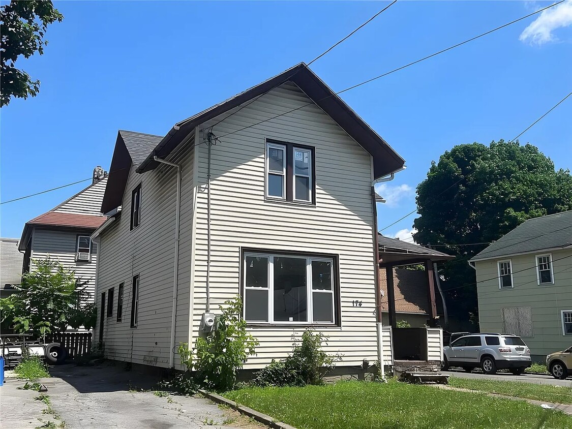 Primary Photo - Fully Renovated 4 Bedroom Home – Available...