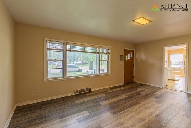 Foto del edificio - 1845 College Heights Rd