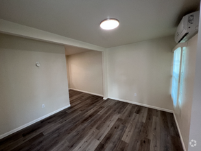 Building Photo - 940 N Van Ness Ave
