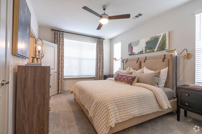Interior Photo - Domain Town Center