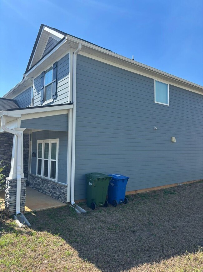 Foto del edificio - Welcome Home! Located in Lexington Hill Subdivision