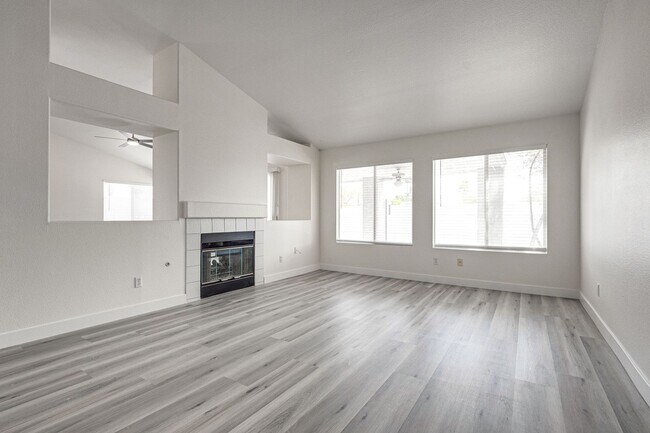 Foto del edificio - 7724 Rye Canyon Dr