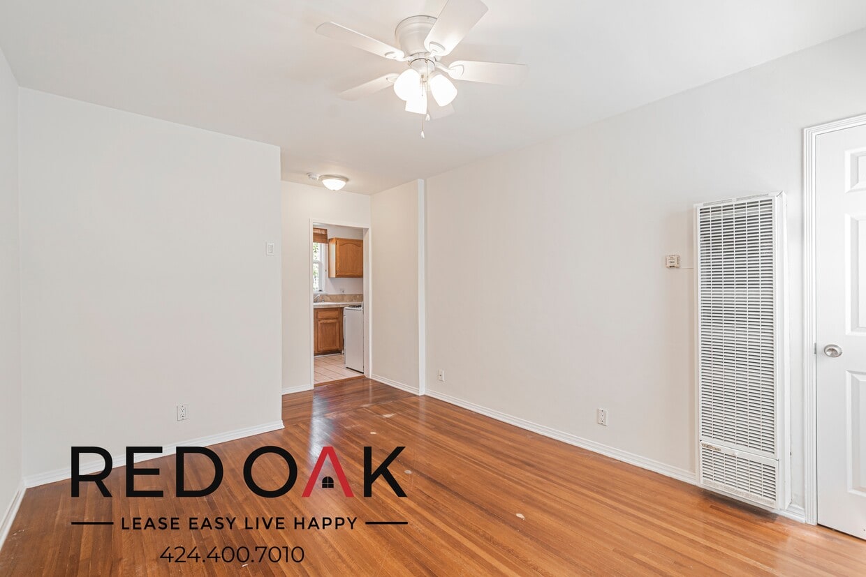 Primary Photo - 1333 Oak St