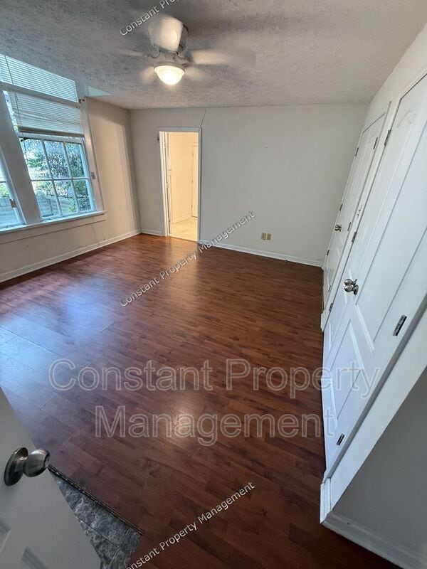 Building Photo - 1166 Bond St