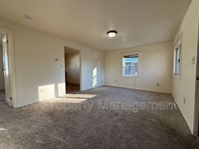 Building Photo - 1715 13th Ave S