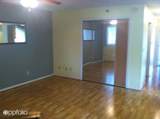 Foto del edificio - 921 W 20th St