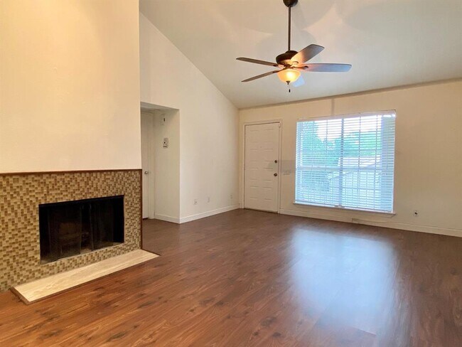 Building Photo - 1880 White Oak Dr