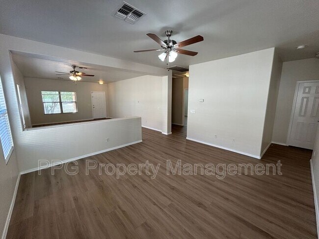 Building Photo - 11571 N 153rd Dr