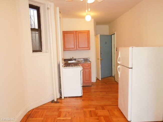 Building Photo - 376 2nd St