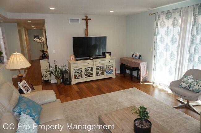Foto del edificio - 3 br, 2 bath House - 2521 N Hathaway Street