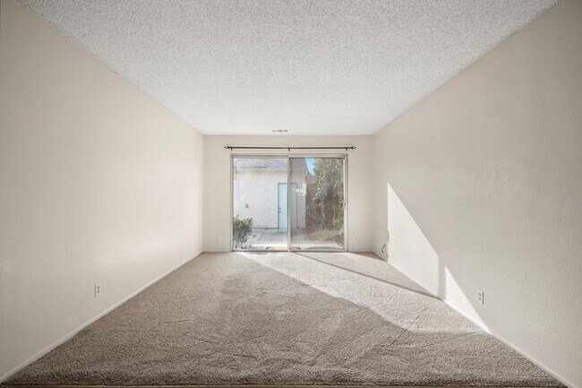 Foto del edificio - 3214 Halbreath Ct