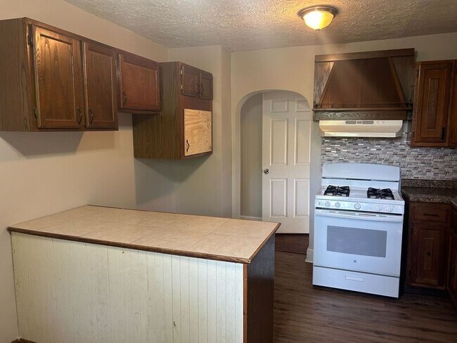 Building Photo - 1098 Wyley Ave