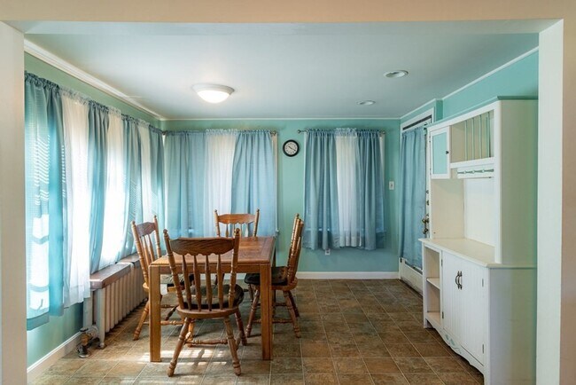 Foto del edificio - 74 Carlisle St