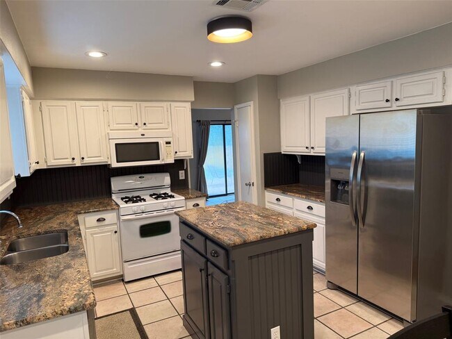 Building Photo - 9703 Willers Way