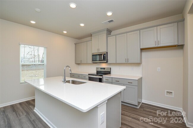 Foto del edificio - 1620 Baymont Ct