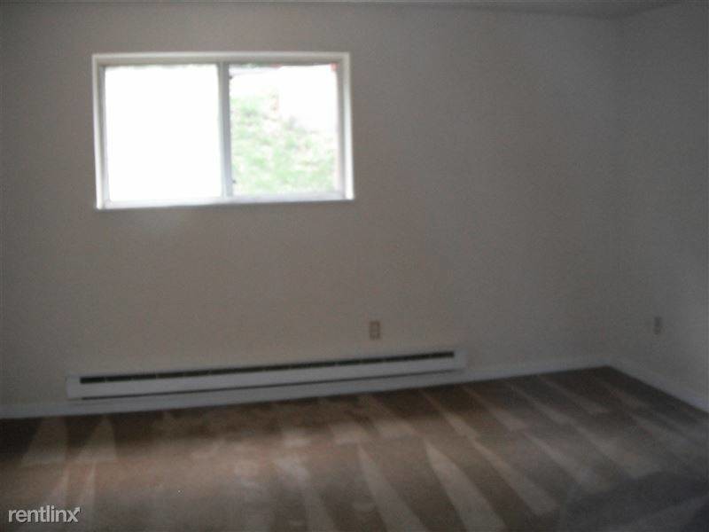 Primary Photo - 10 Reservoir Manor