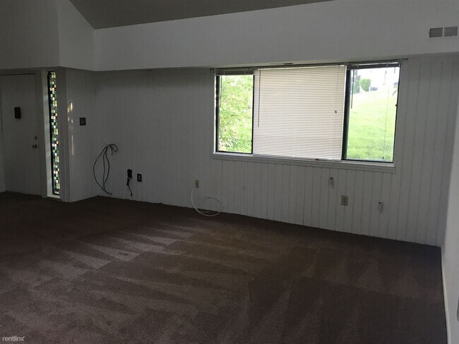 Foto del edificio - 1725 Crimson Tree Way