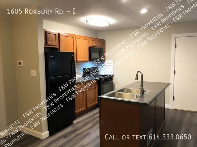 Building Photo - 1605 Roxbury Rd