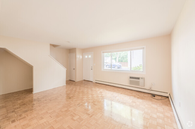 3 HAB, 1 BA - Highland Hills